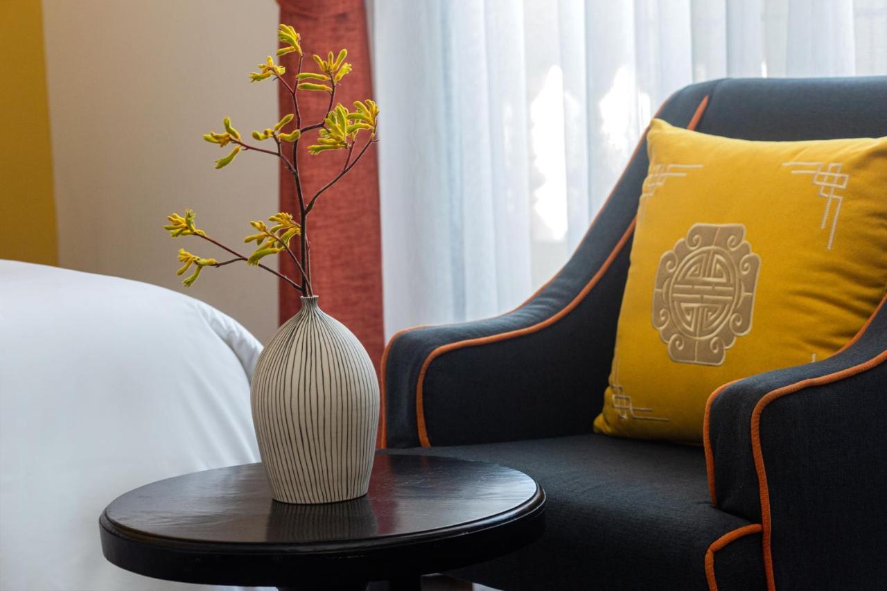 Hanoi Center Silk Boutique Hotel & Travel Exterior photo