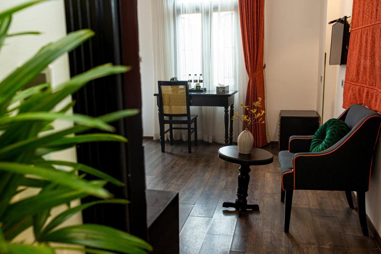 Hanoi Center Silk Boutique Hotel & Travel Exterior photo
